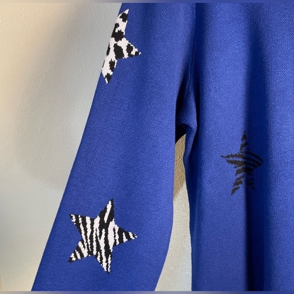 INVESTMENTS Women’s Plus Size 1X
EUC Sweater Star Print Envelope Neck
Blue Rayon - Picture 5 of 8